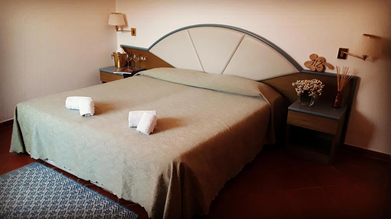 Hotel Pinocchio อาร์ซาเคนา ภายนอก รูปภาพ